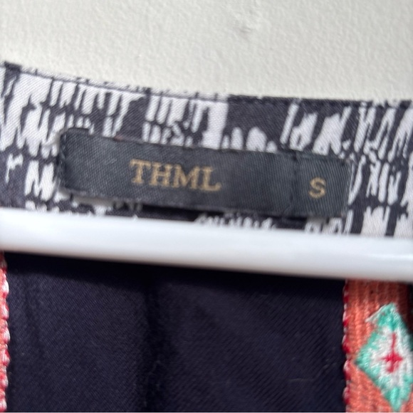 Super cute mini dress with embroidered detail aztec print boho Small - Picture 4 of 5